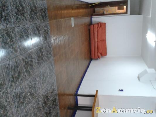 VENDO BONITO  LOCAL MUY ECONOMICO EN SABADELLTIENE 70 M